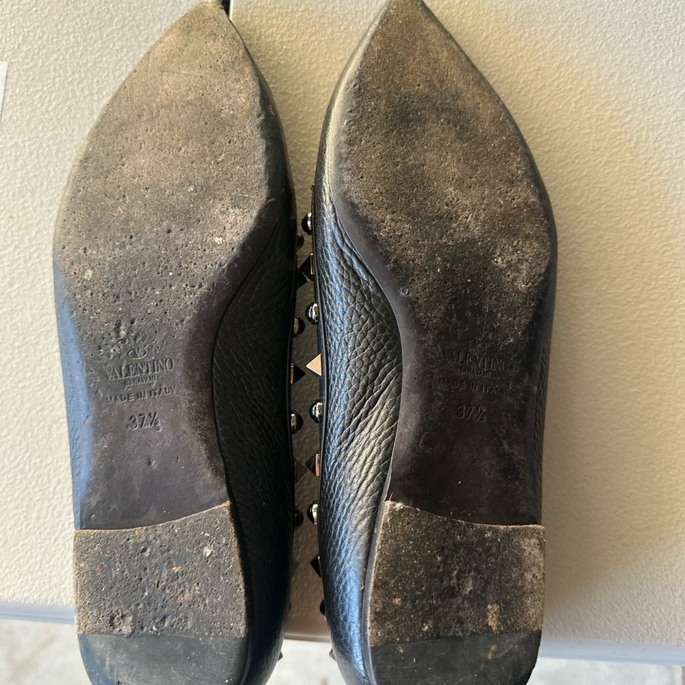 Pre Loved Valentino Garavani Rockstud Shoes. Flats View 4